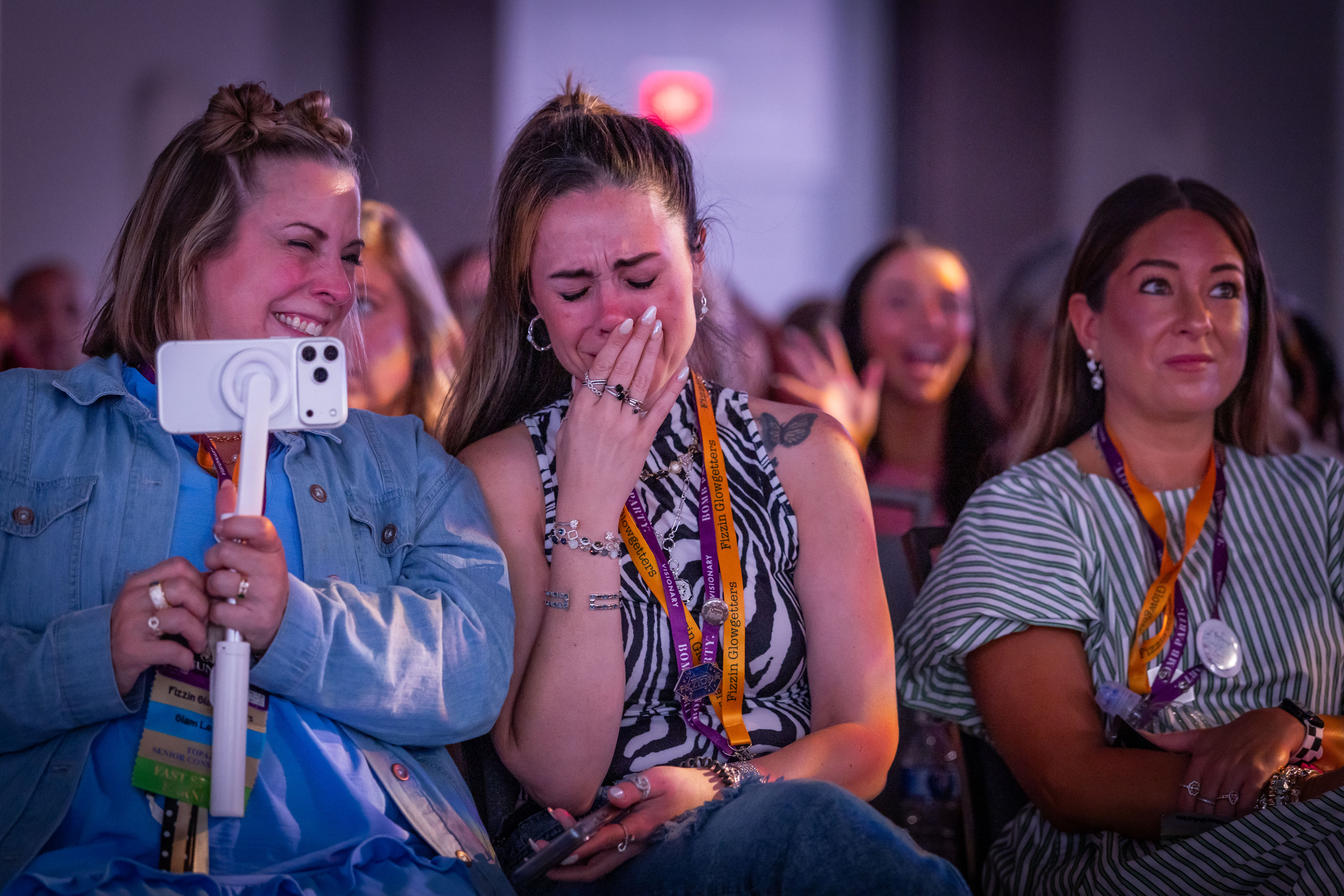 Bomb Party jewelry reactions at online consultant event, Fizztopia.
