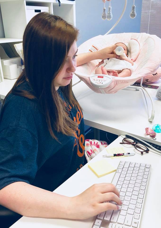 New Mom Female-Founded Jewelry Brand that sells Fizz jewelry Wholesale.